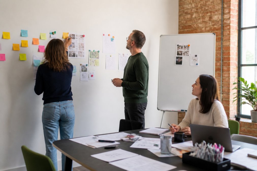 Alternatives to IdeaPaint for Offices: A 2026 UK Buyer's Guide