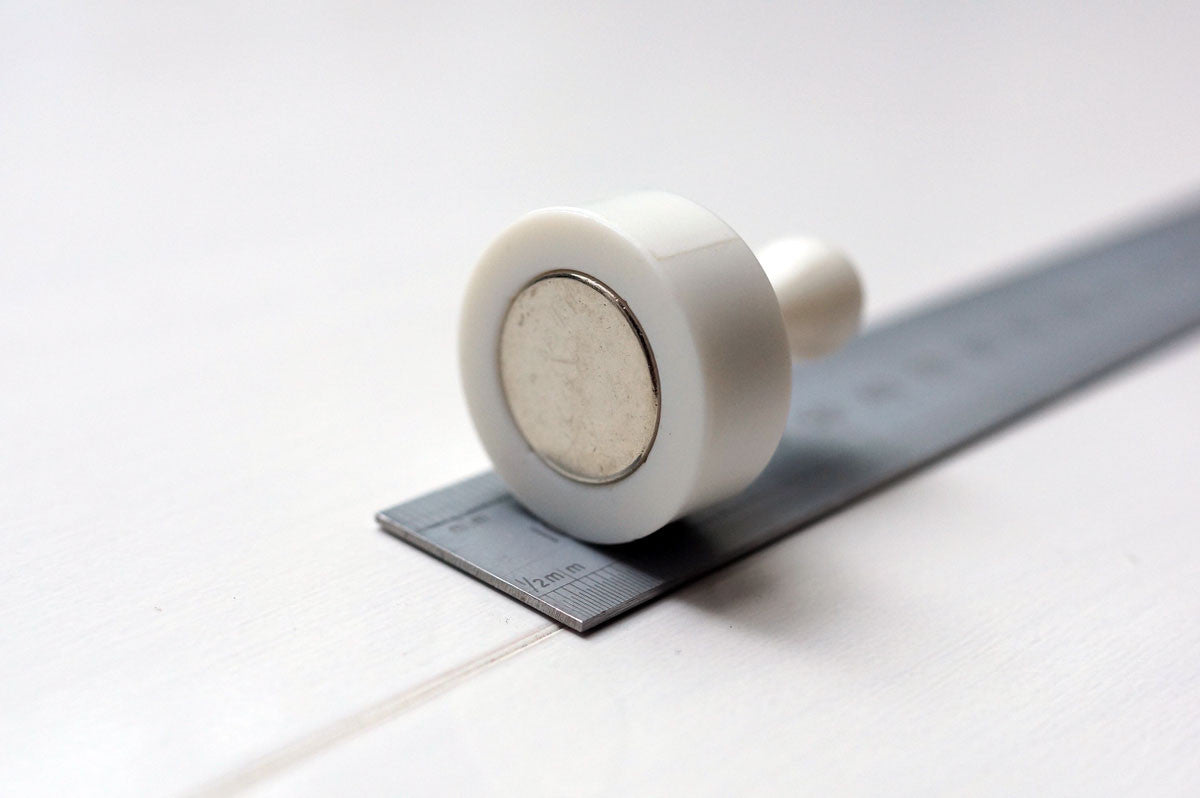 MagPlus™ Pawn - Large White 4 x Magnets in a Box - MagScapes
 - 7